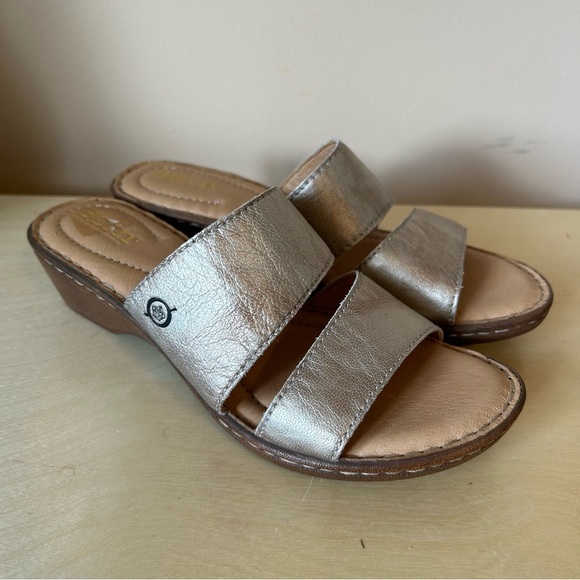 Born Light Gold Lamium Leather Sandals size 7 women’s - Picture 1 of 6